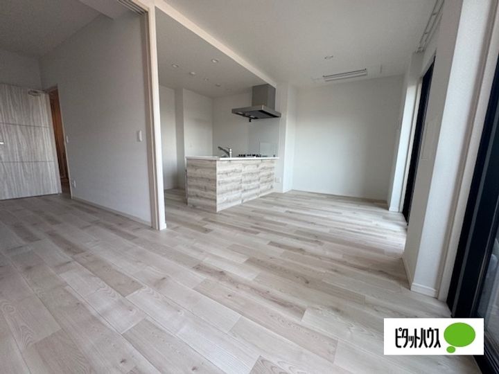 愛知県名古屋市熱田区六番2丁目の賃貸マンションの居間