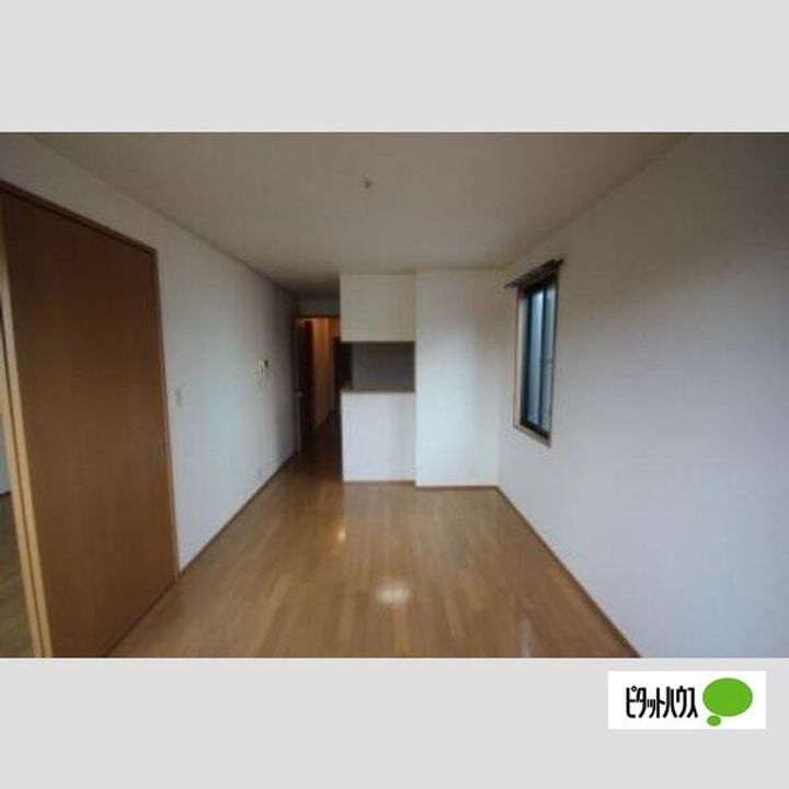 愛知県名古屋市天白区中砂町の賃貸アパートの居間