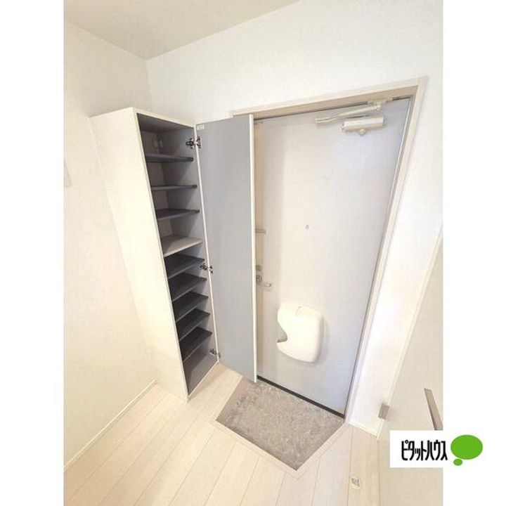 愛知県名古屋市瑞穂区下坂町1丁目の賃貸アパートの玄関