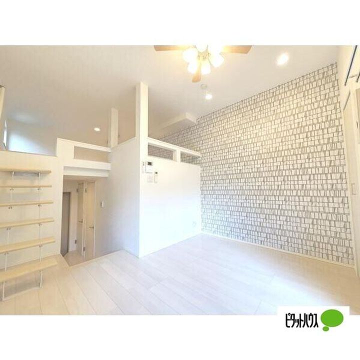 愛知県名古屋市瑞穂区下坂町1丁目の賃貸アパートの居間