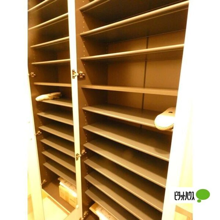 愛知県名古屋市天白区一つ山3丁目の賃貸アパートの内装