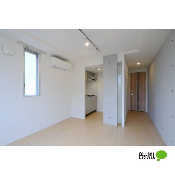 愛知県名古屋市昭和区丸屋町6丁目の賃貸マンションの居間
