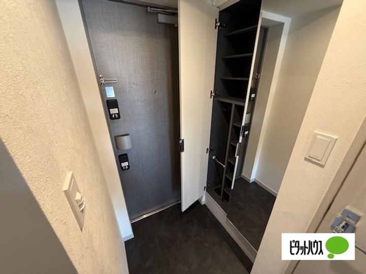 愛知県名古屋市瑞穂区瑞穂通1丁目の賃貸マンションの玄関