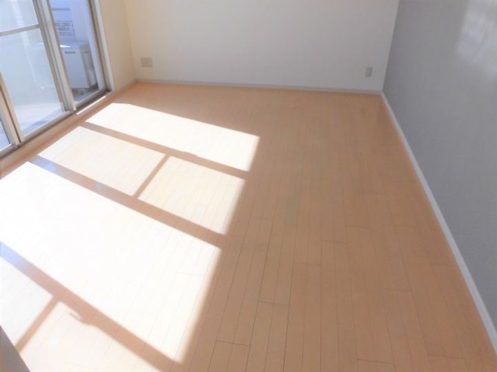 アクシス三本木の居間