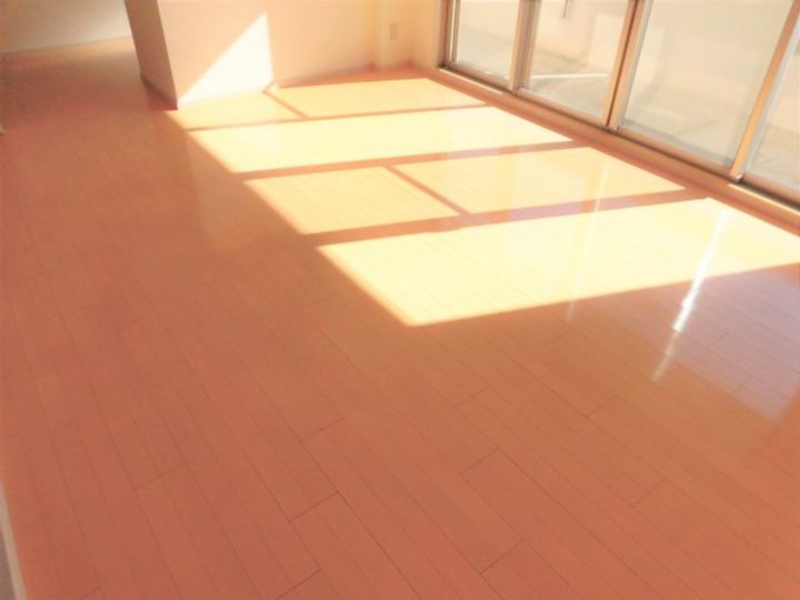 アクシス三本木の居間