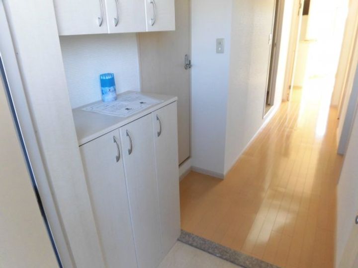 アクシス三本木の玄関