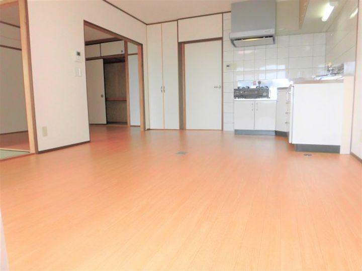 緑園サンコーポの居間