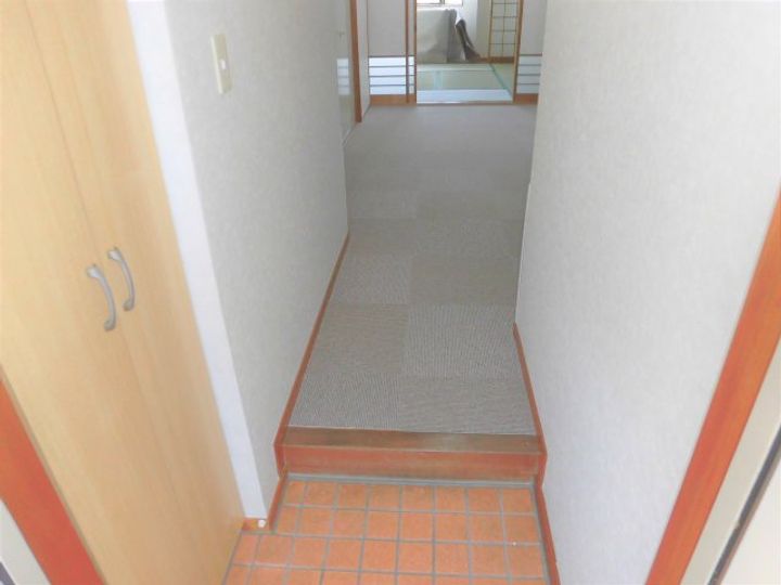 緑園第三サンコーポの玄関