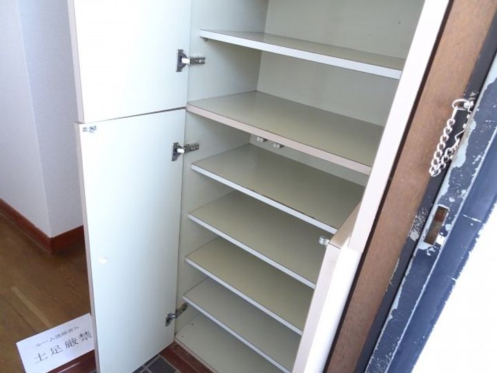 第2コーポ村下の玄関