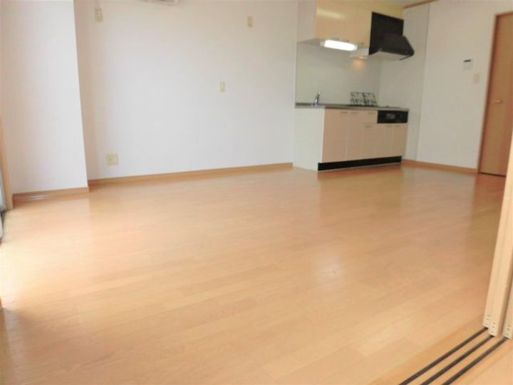 ロイヤル芝原北館の居間