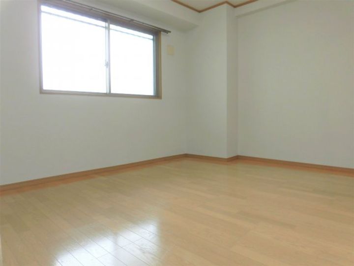 ロイヤル芝原北館の内装