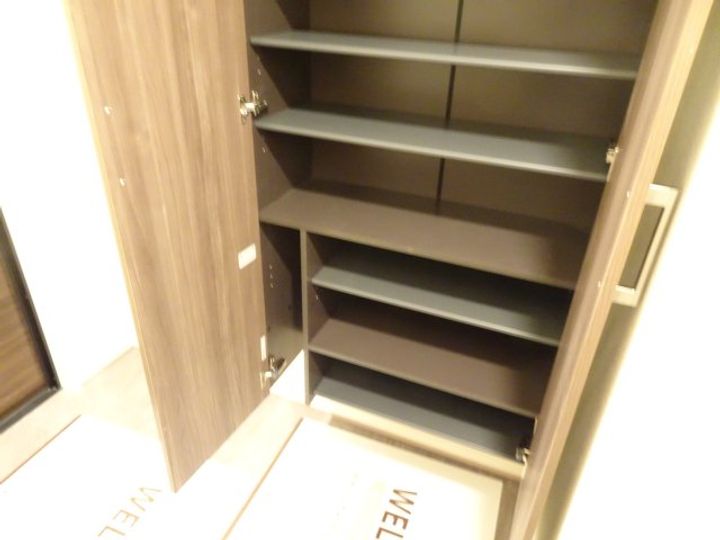 D-room南高橋町WESTの玄関