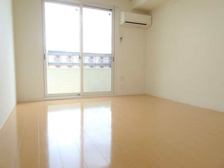 サン・ハイム和の内装