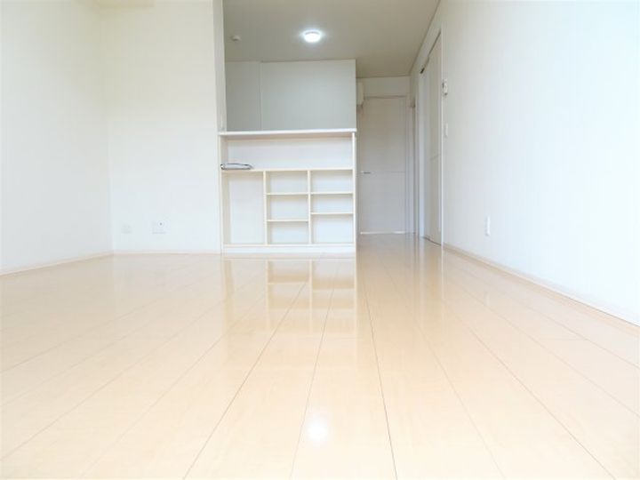 サン・ハイム和の居間