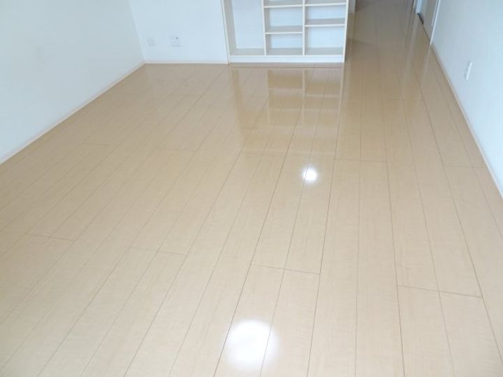 サン・ハイム和の居間