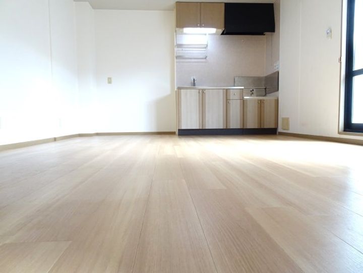 ウィンディア本今B棟15の内装