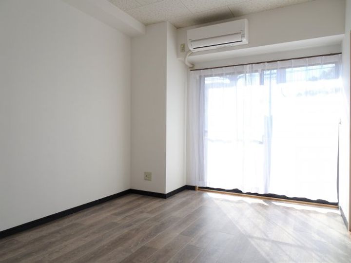 アクアポリスランドマーク2000B8の内装