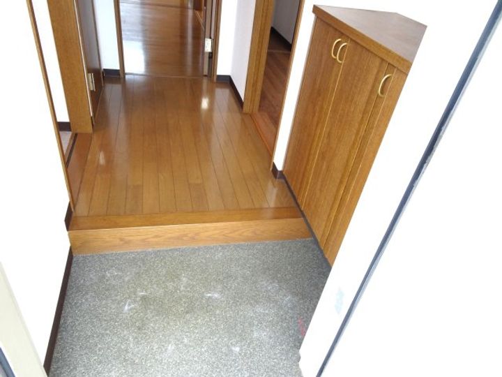 ルミナス大垣駅西の玄関