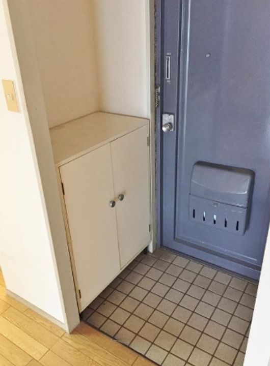 井駒ハイツの玄関