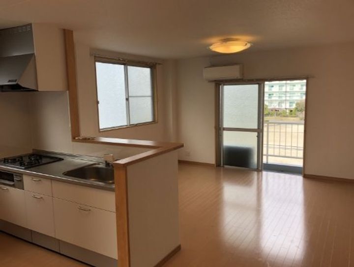 日の出アパートメント201の居間