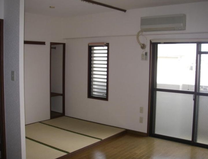 TSハイツ403の居間