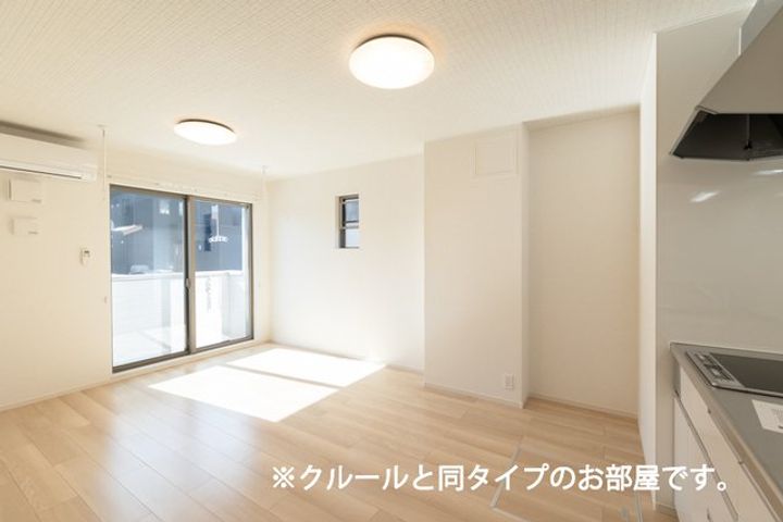 モンフル柏原 Ⅱの居間