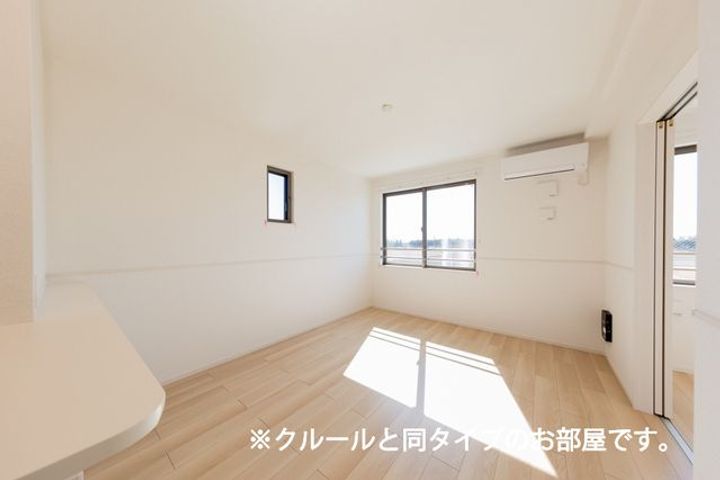 モンフル柏原 Ⅱの居間