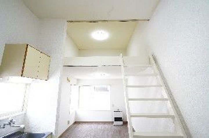ハイツエレガンス203の居間