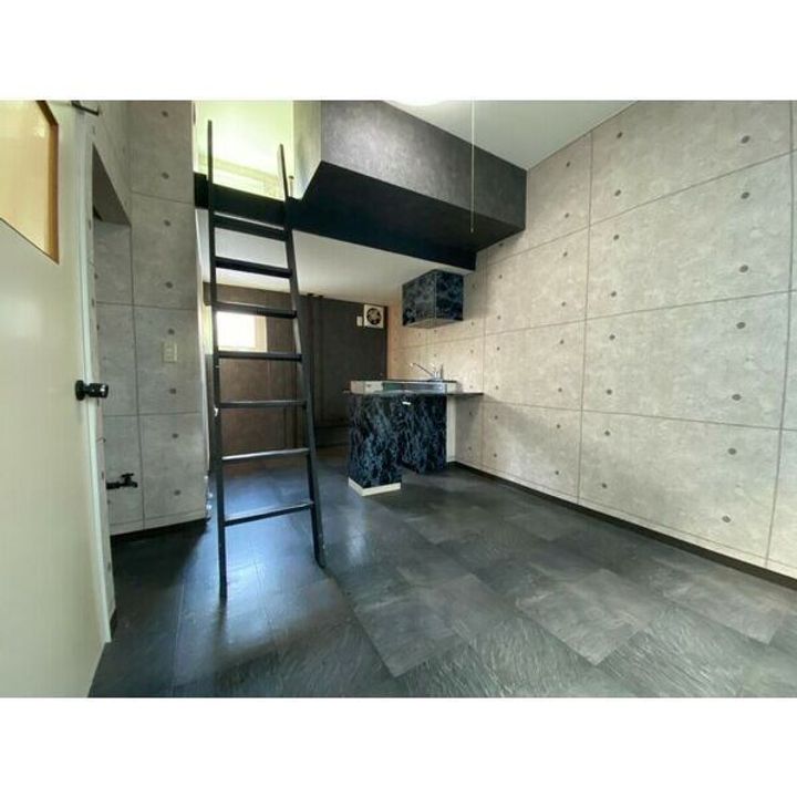 ソニア56B104の居間