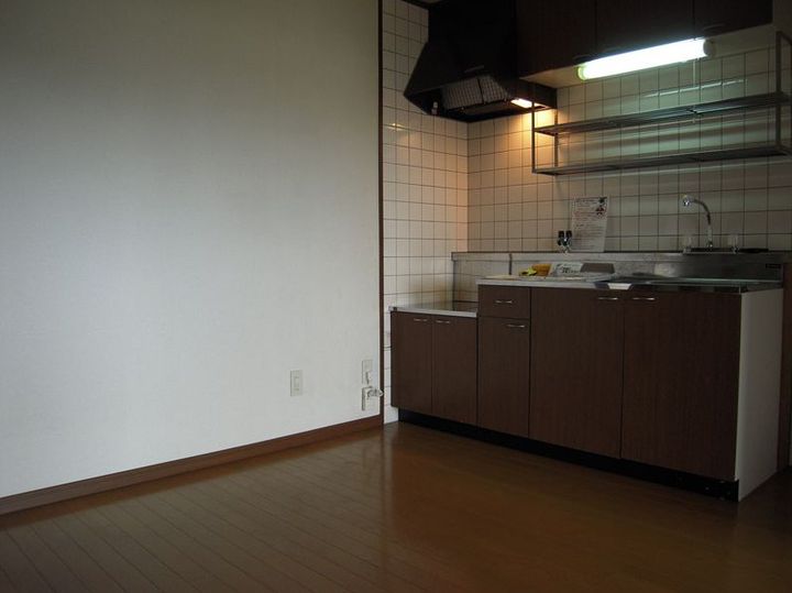 ロイヤルハイツ303のキッチン