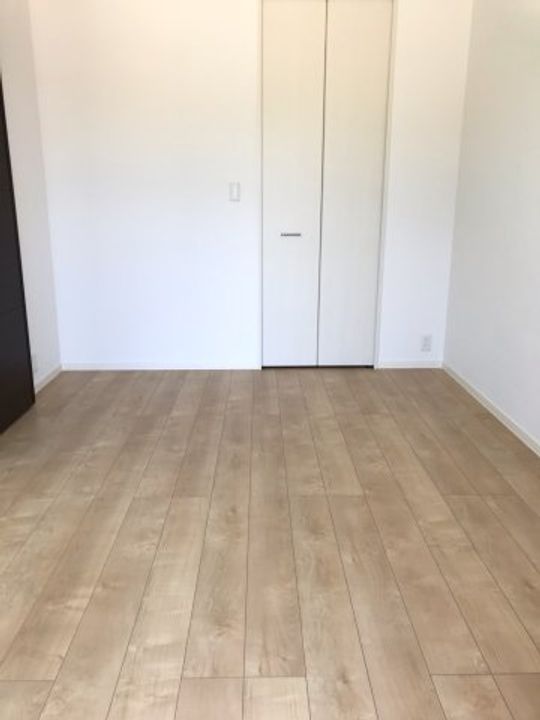 サンハピネス築地102の居間