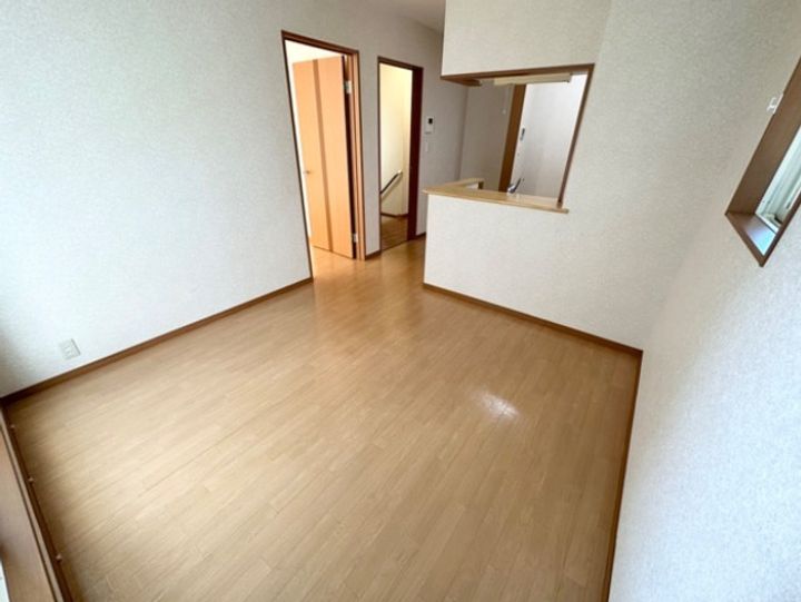 サニーヒルズ201の居間