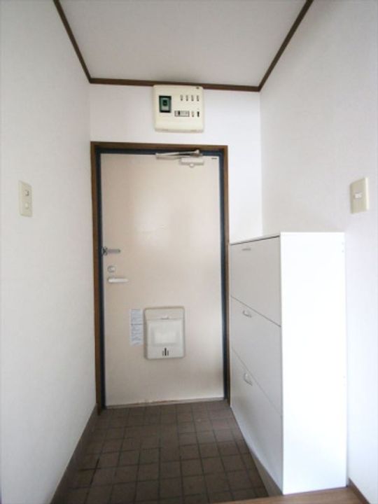 新井ビル202の玄関