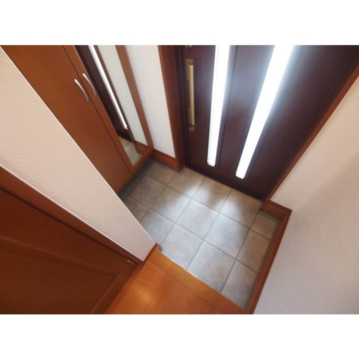 ベルメゾン102の玄関