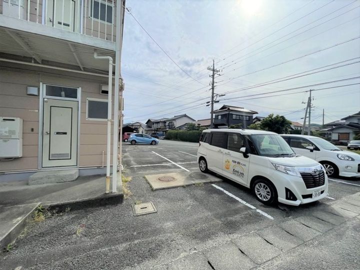 フラットJ210の玄関