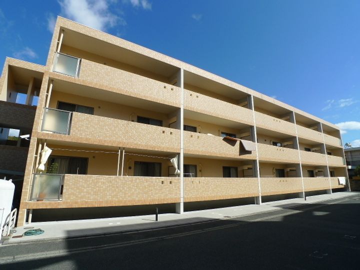 リバティ宮島町102の外観