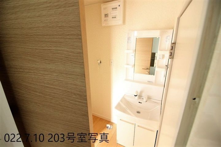 ヴィレッタ松山町103の玄関