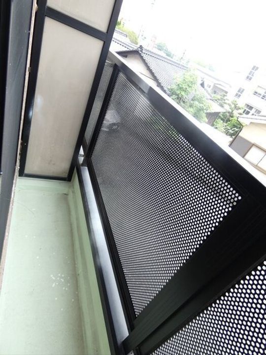 バウハウス弐番館201の玄関