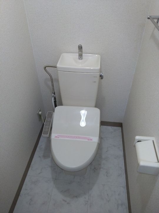マンション 杏明館の玄関