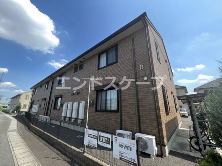 スクエアBの外観