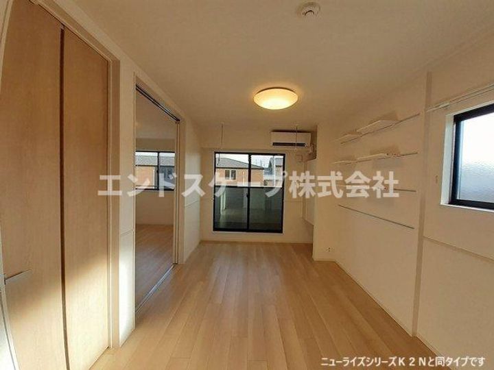 モンテリザイア藤岡 Ⅱの居間