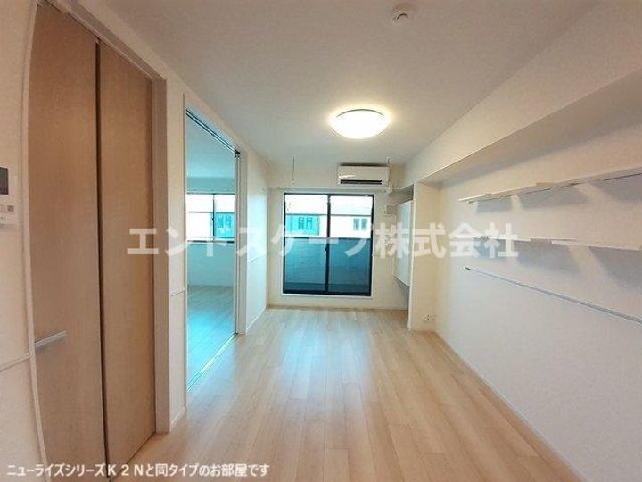 モンテリザイア藤岡 Ⅱの居間