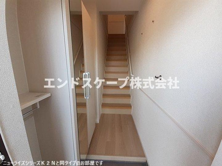 モンテリザイア藤岡 Ⅱの玄関