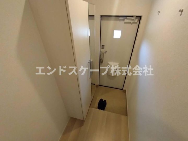 モンテリザイア藤岡 Ⅰの玄関