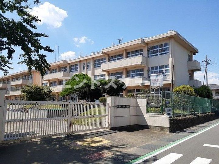 アンソレイエ Bの周辺