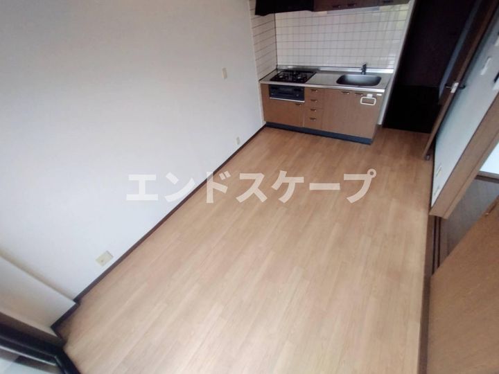 アイランドパレスC101の居間