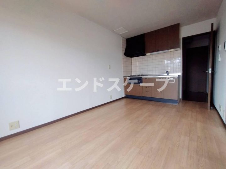 アイランドパレスC101の居間