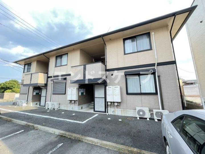 グラシア A102の外観