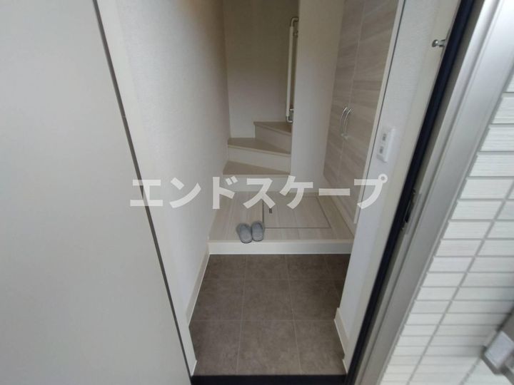 ブレイブコートの玄関