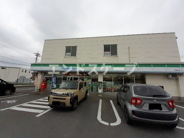 フェリーチェの周辺